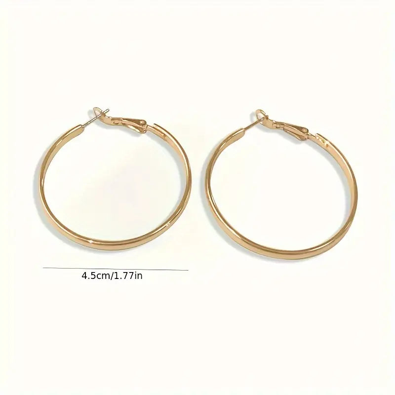 A Pair of Chic and Minimalist Silver Hoop Earrings